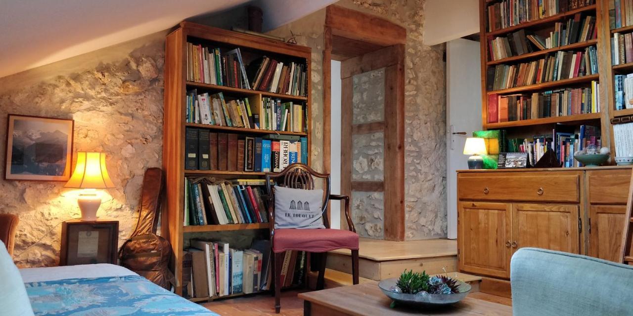 Les Glycines Bed & Breakfast Еме Екстериор снимка